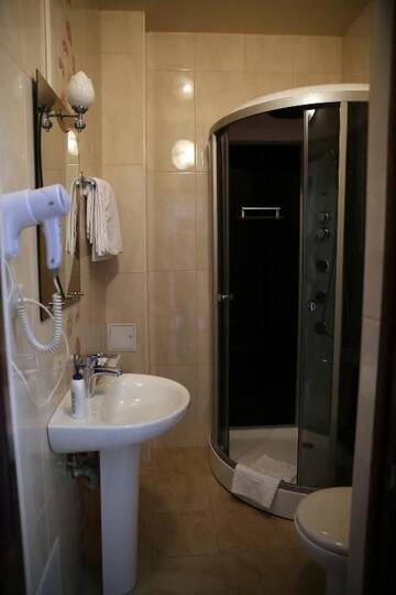 Фото номера Полулюкс Гостиница Luxor г. Ессентуки 2