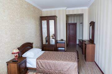 Фото номера Двухместный номер с 2 отдельными кроватями Гостиница Отель Resort  г. Ессентуки 4