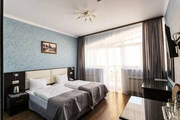 Фото номера Комфорт с балконом Гостиница Verona Hotel г. Ессентуки 3