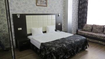 Фото номера Номер полулюкс с 1 двуспальной кроватью Гостиница Verona Hotel г. Ессентуки 8