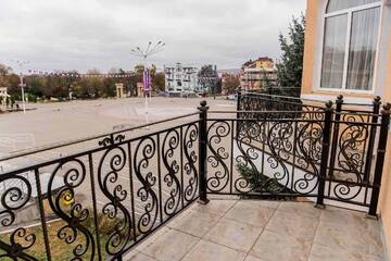 Фото номера люкс с балконом Отель Kristi г. Ессентуки 11